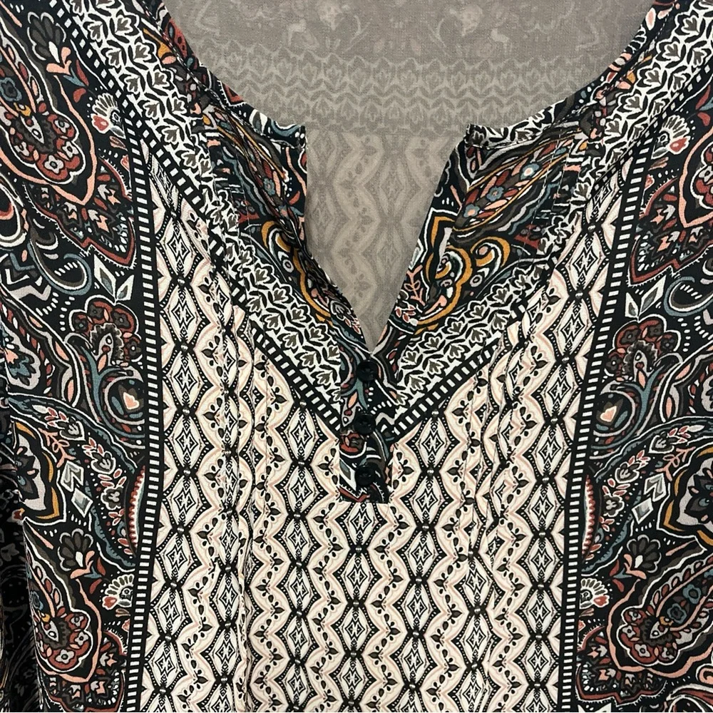 Belle by Kim Gravel Paisley Blouse in Multicolor NWOT - Picture 4 of 16